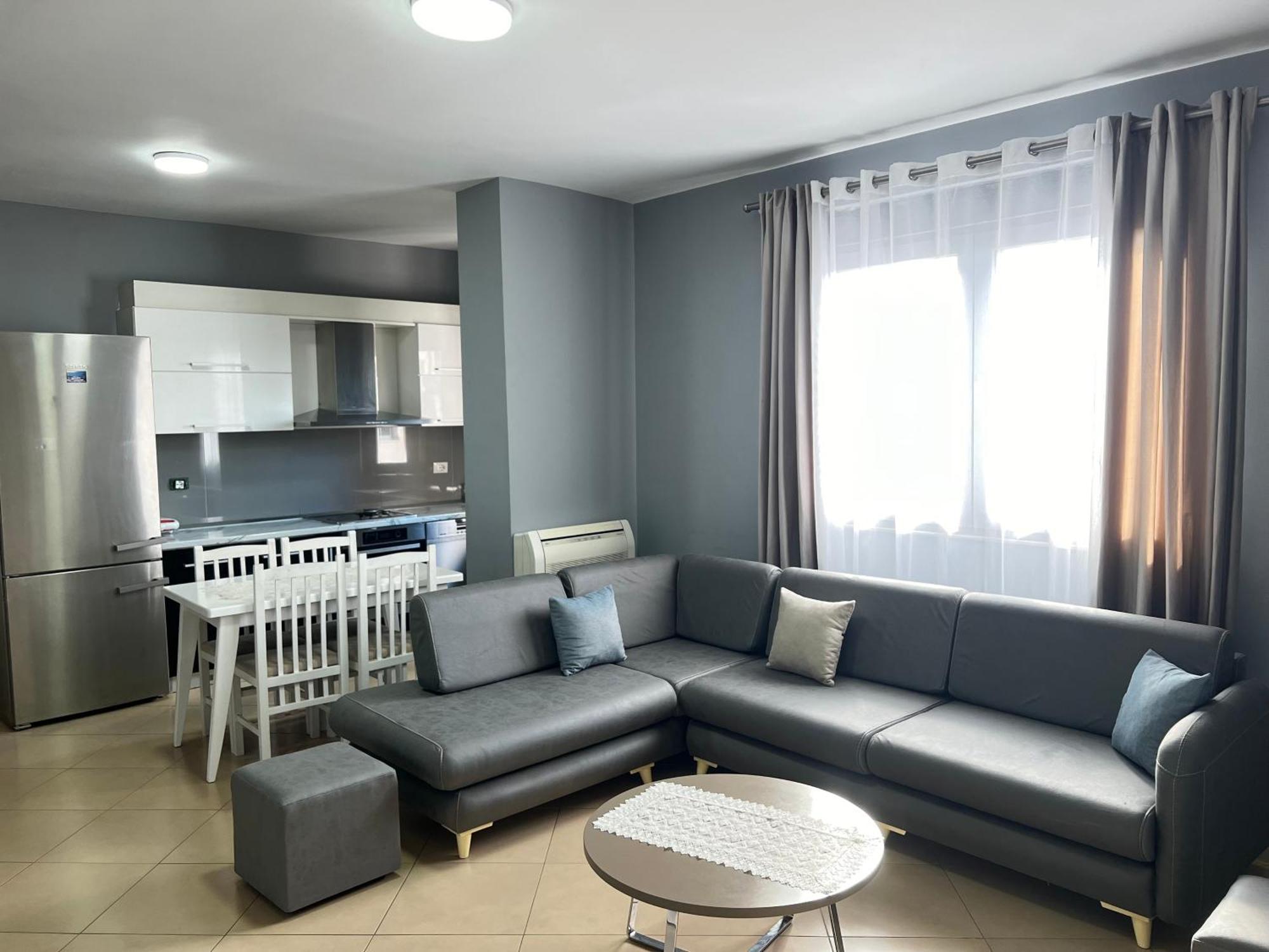 Boulevard Views - Spacious Tirana Apartment Extérieur photo